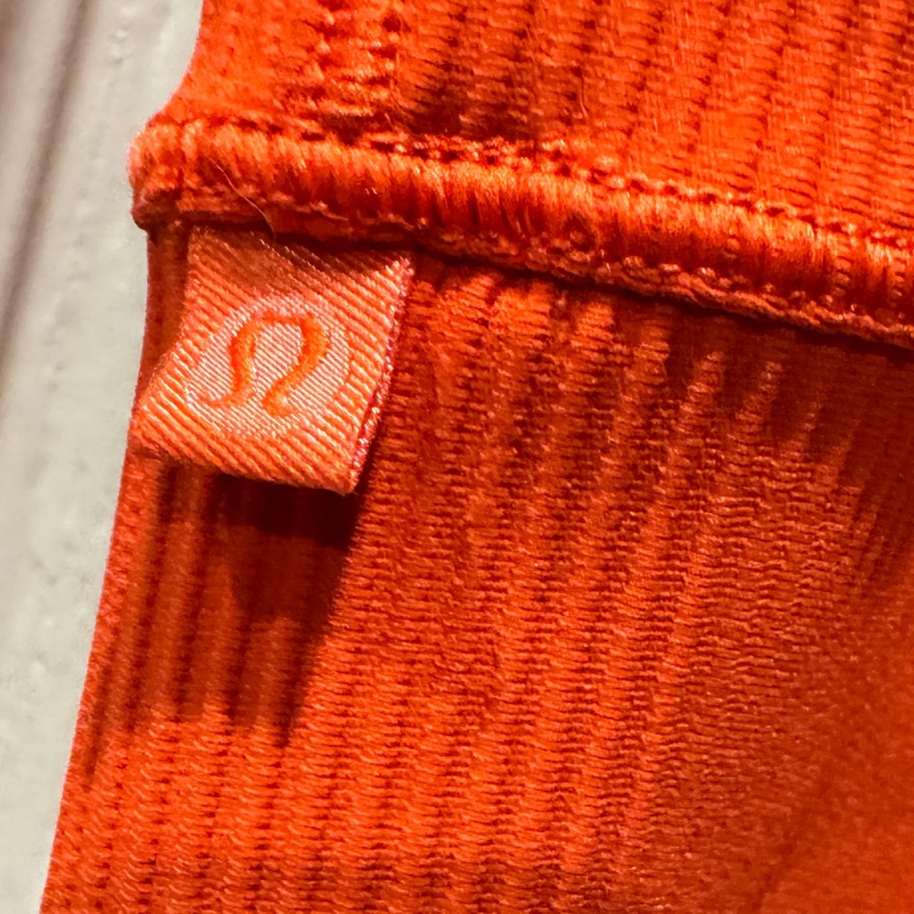 Lululemon Ribbed Power Pivot Tank - Picture 3 of 5